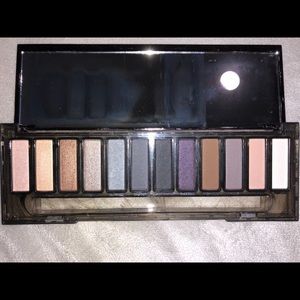 Urban Decay Smokey Palette brand new